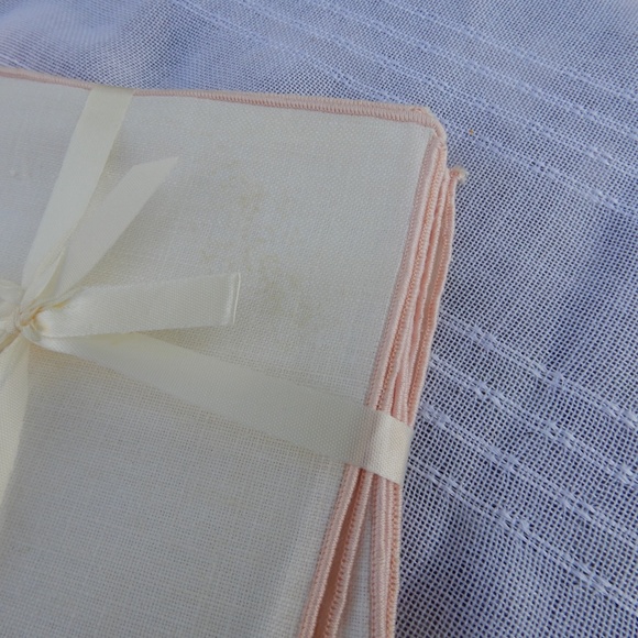 Vintage Tea Napkins Set of 4 - Picture 3 of 3